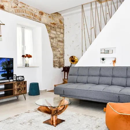 Captain Theo's Modern Martina Διαμέρισμα Λευκίμμη