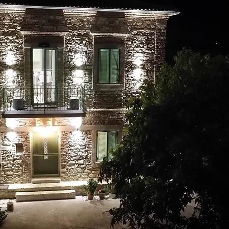 Captain Theo's Modern Martina Appartement