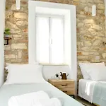 Captain Theo's Modern Martina Apartment Lefkímmi